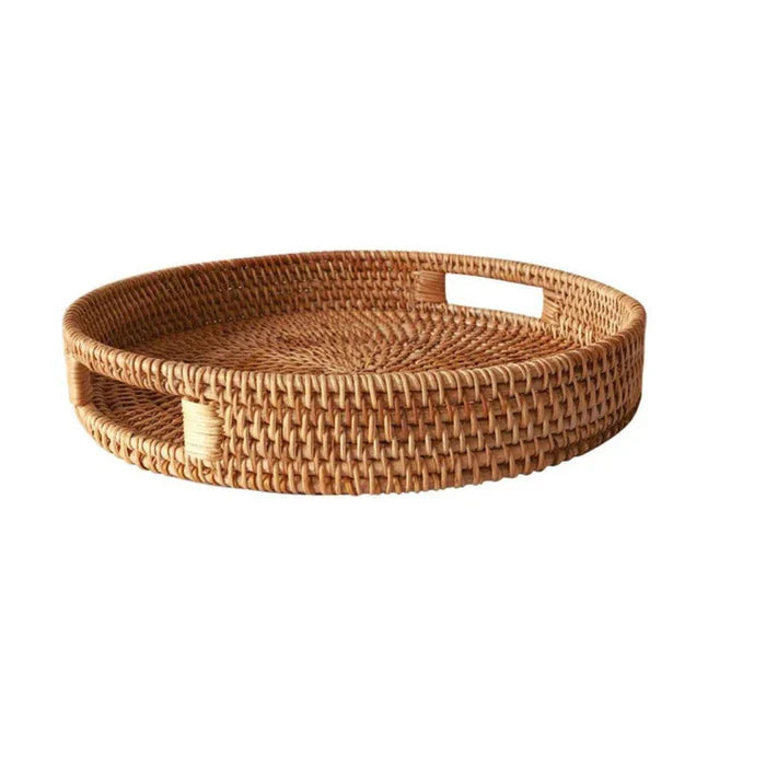 Cesta de Frutas de Vime Redonda Vivelle, feita em rattan natural com alça de madeira, ideal para armazenar e servir frutas, pães e lanches com estilo.