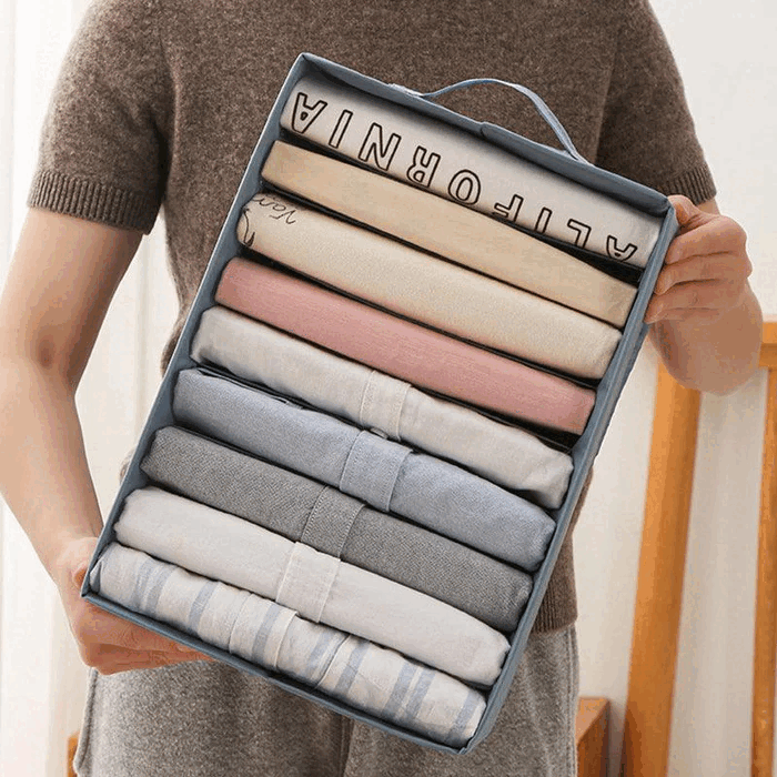 Organizador de Roupas Vivelle dobrável e multifuncional, feito com tecido respirável, estrutura reforçada e design compacto para otimização do guarda-roupa.